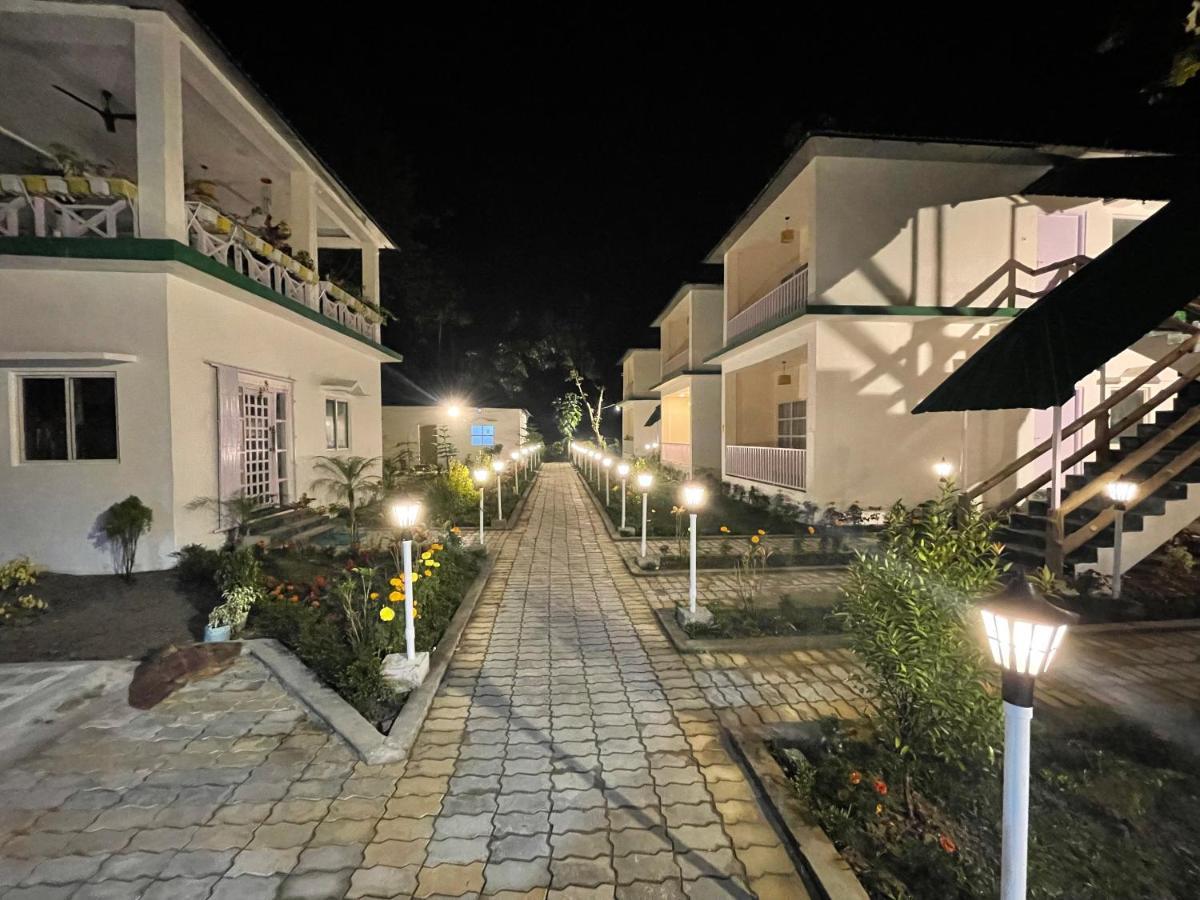 Jaldapara Forest Tourist Lodge Jftl Madari Hat Extérieur photo
